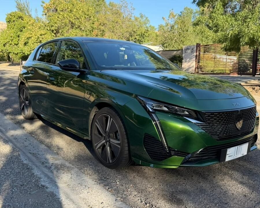 Alternative view of Peugeot 308 GT 2024