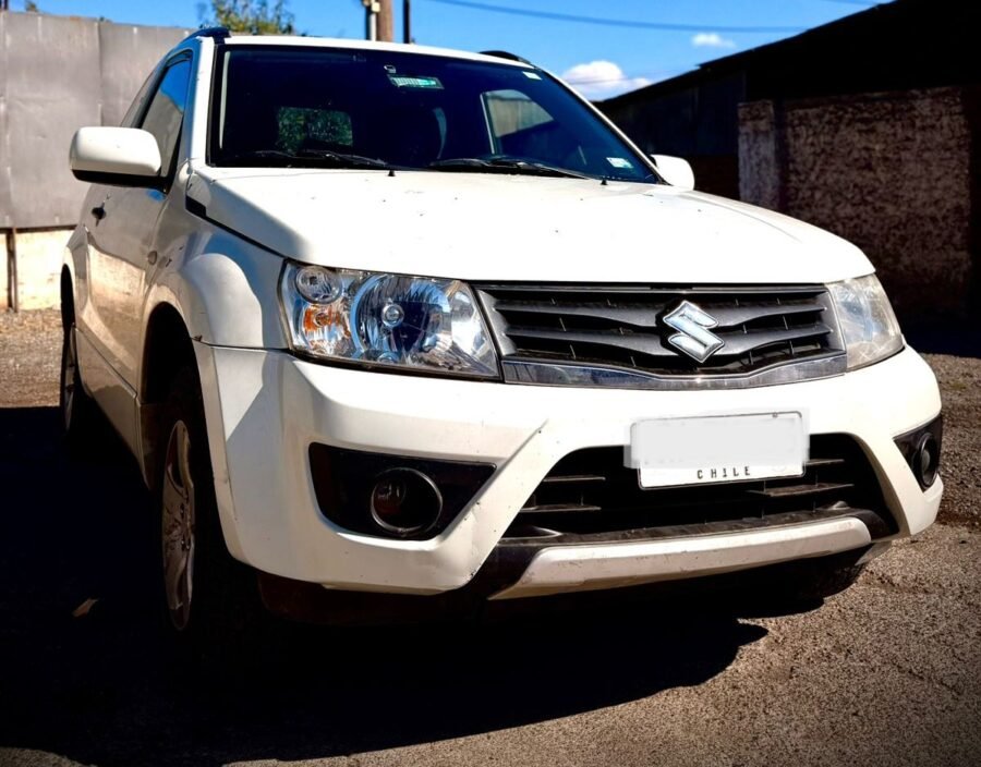 Suzuki Vitara — foto 7 de 38
