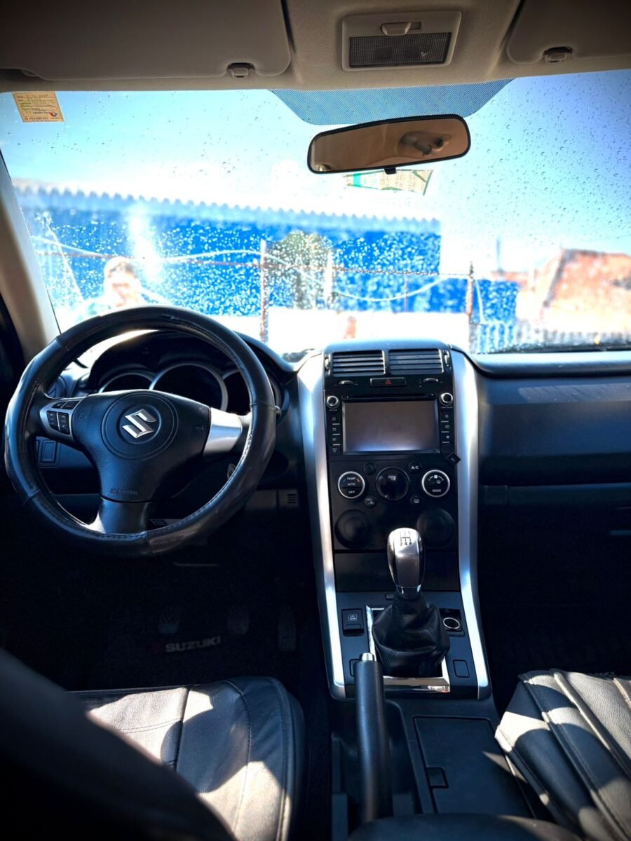 Suzuki Vitara — foto 15 de 38