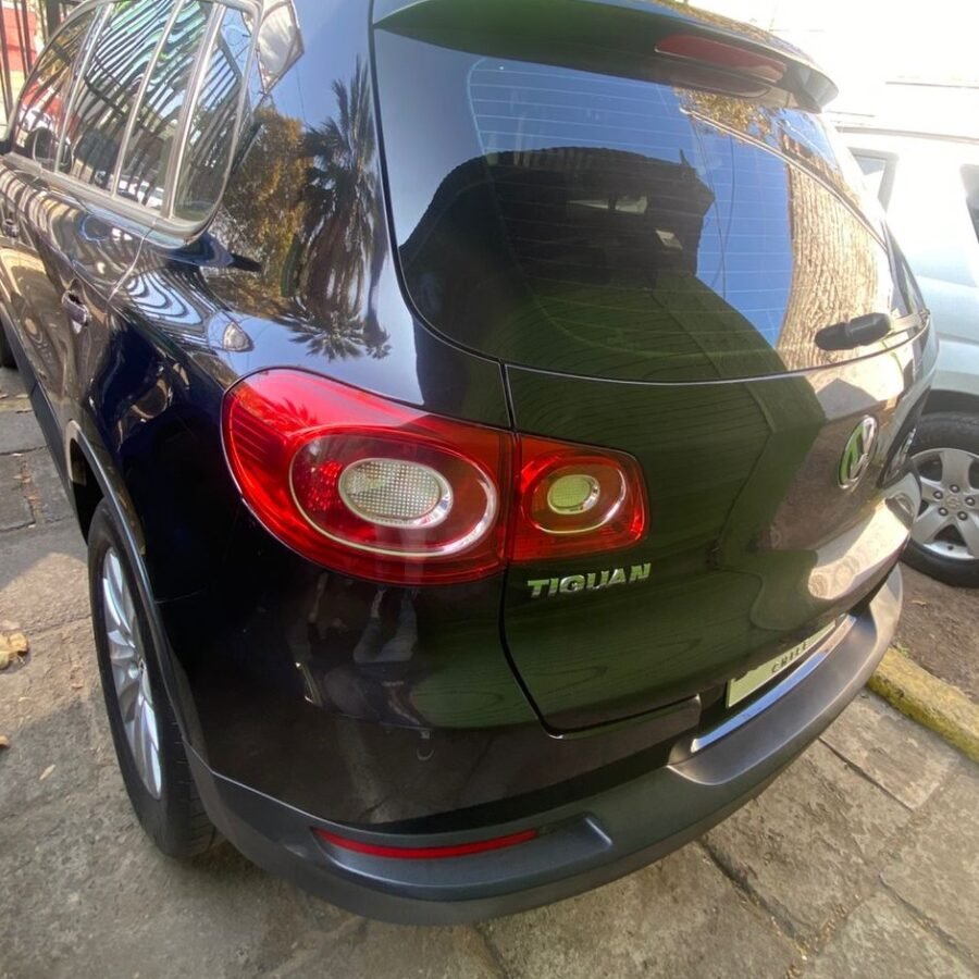 Alternative view of Volkswagen Tiguan 2012