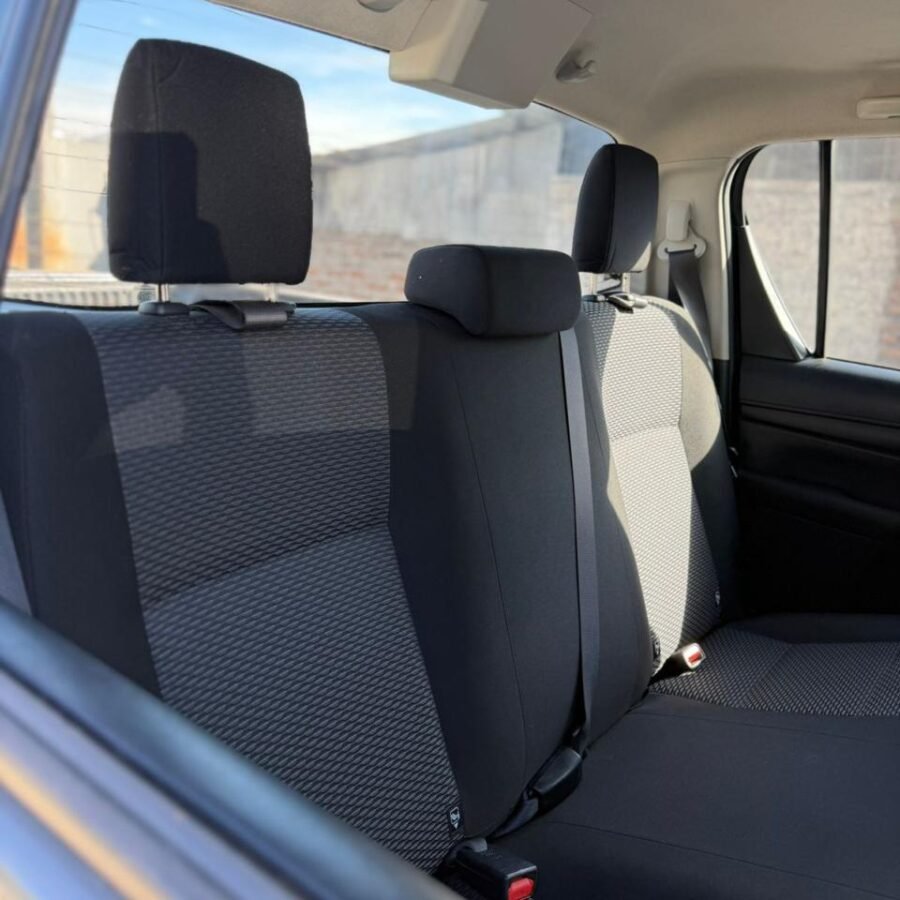 Alternative view of Toyota Hilux 2019
