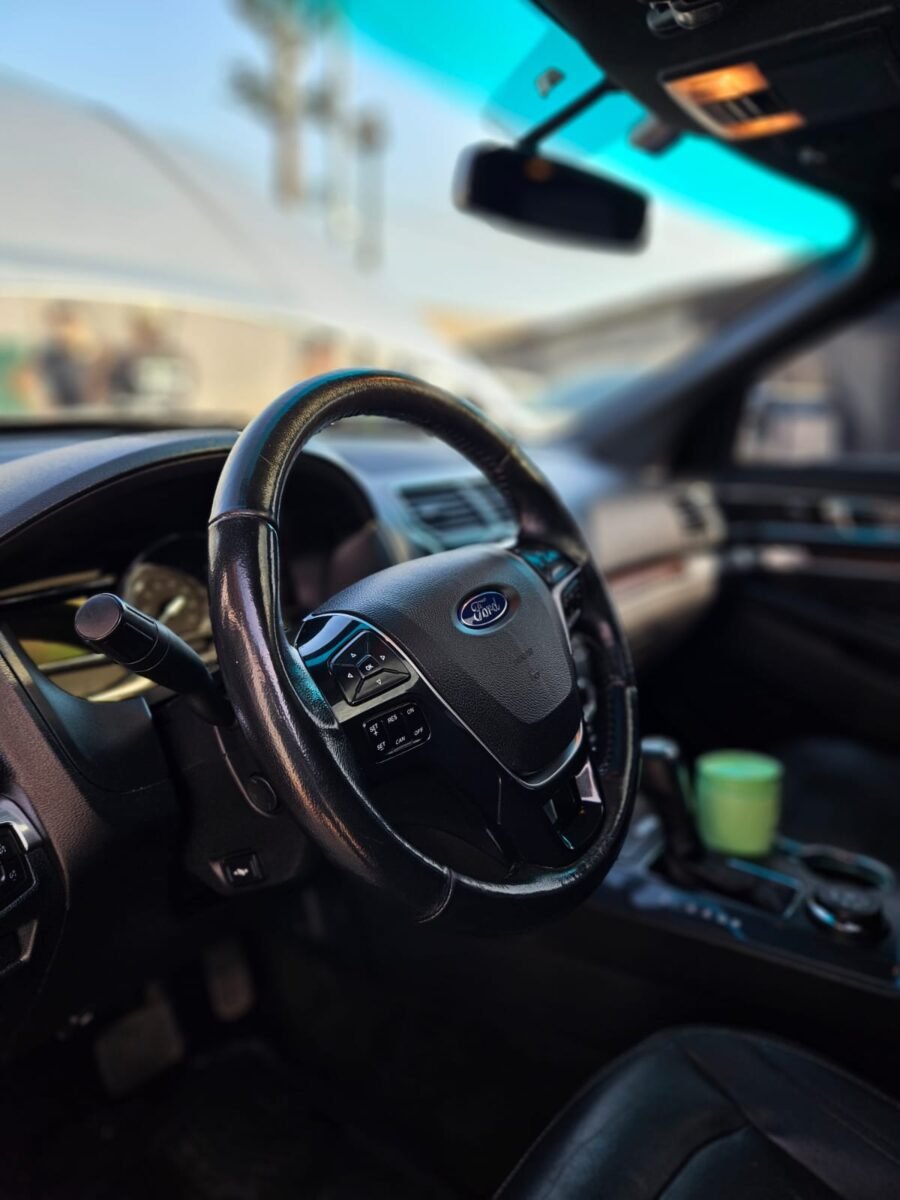 Ford Explorer — foto 7 de 38