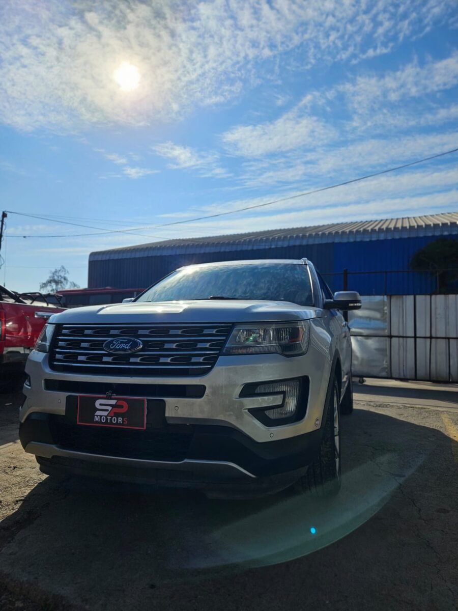 Ford Explorer — foto 11 de 38